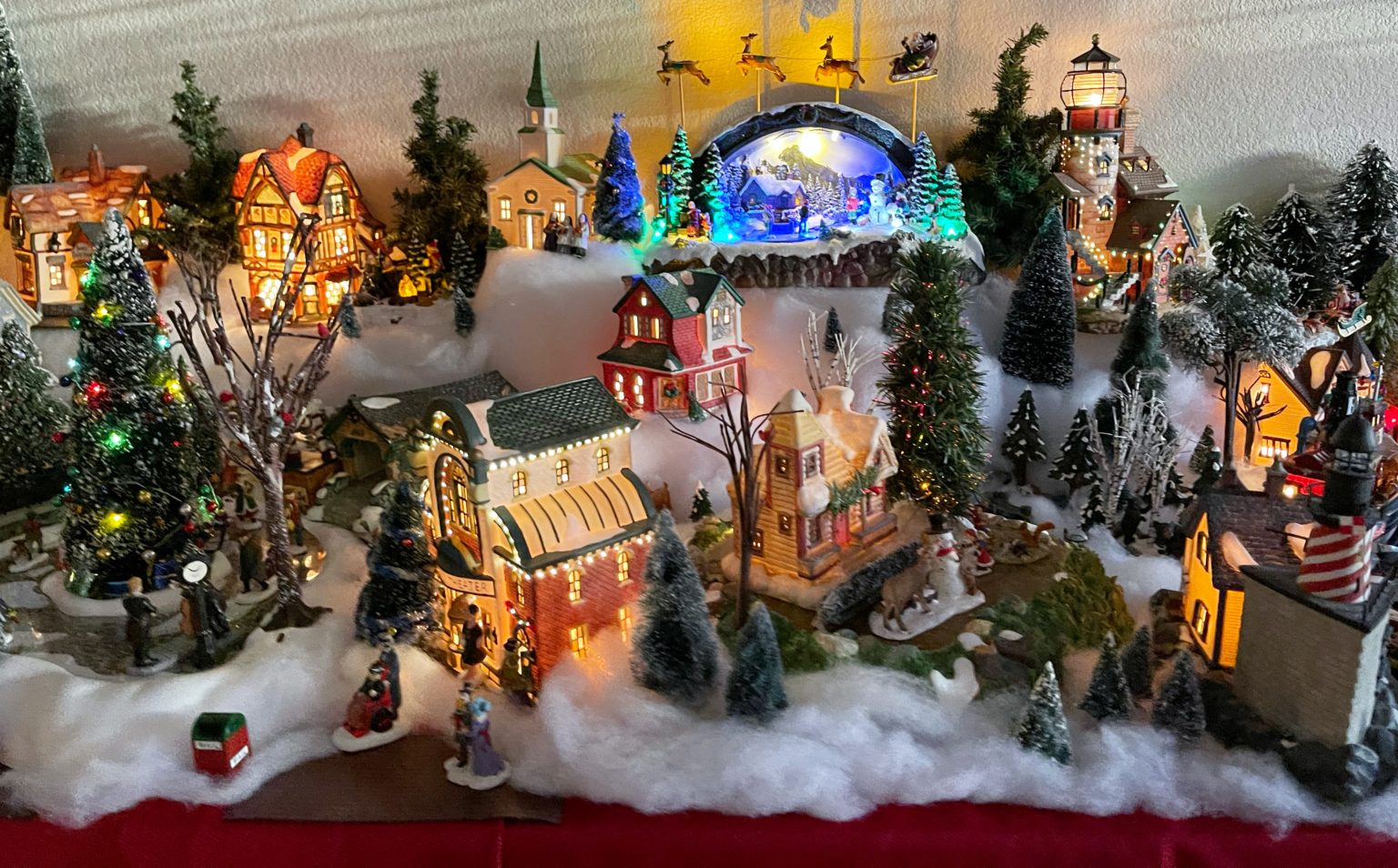 christmas village miniature figurines