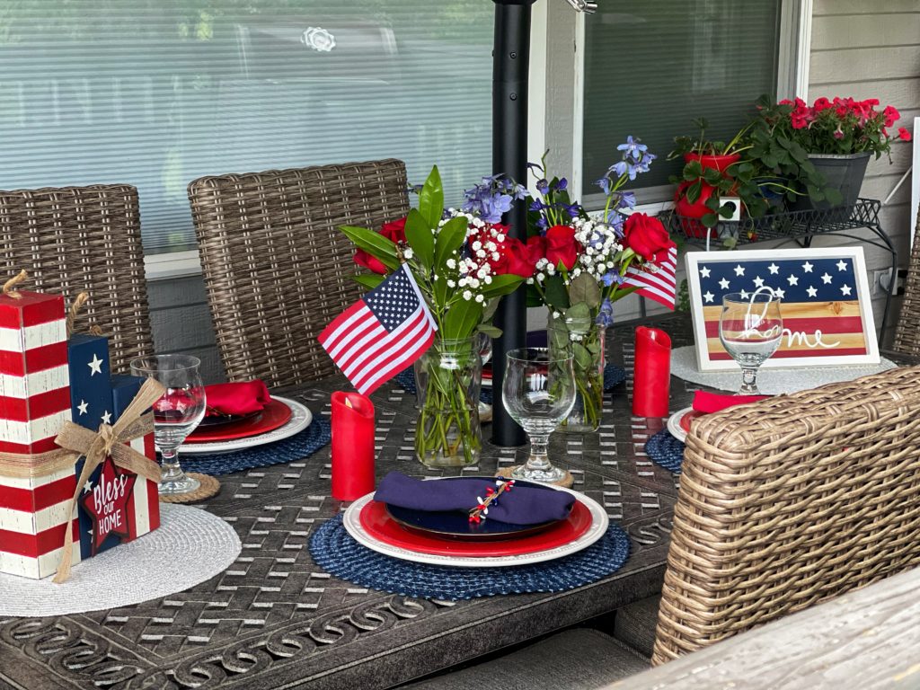 Image of patriotic outdoor tablescape